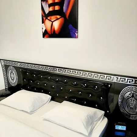 Huniade Apartment *